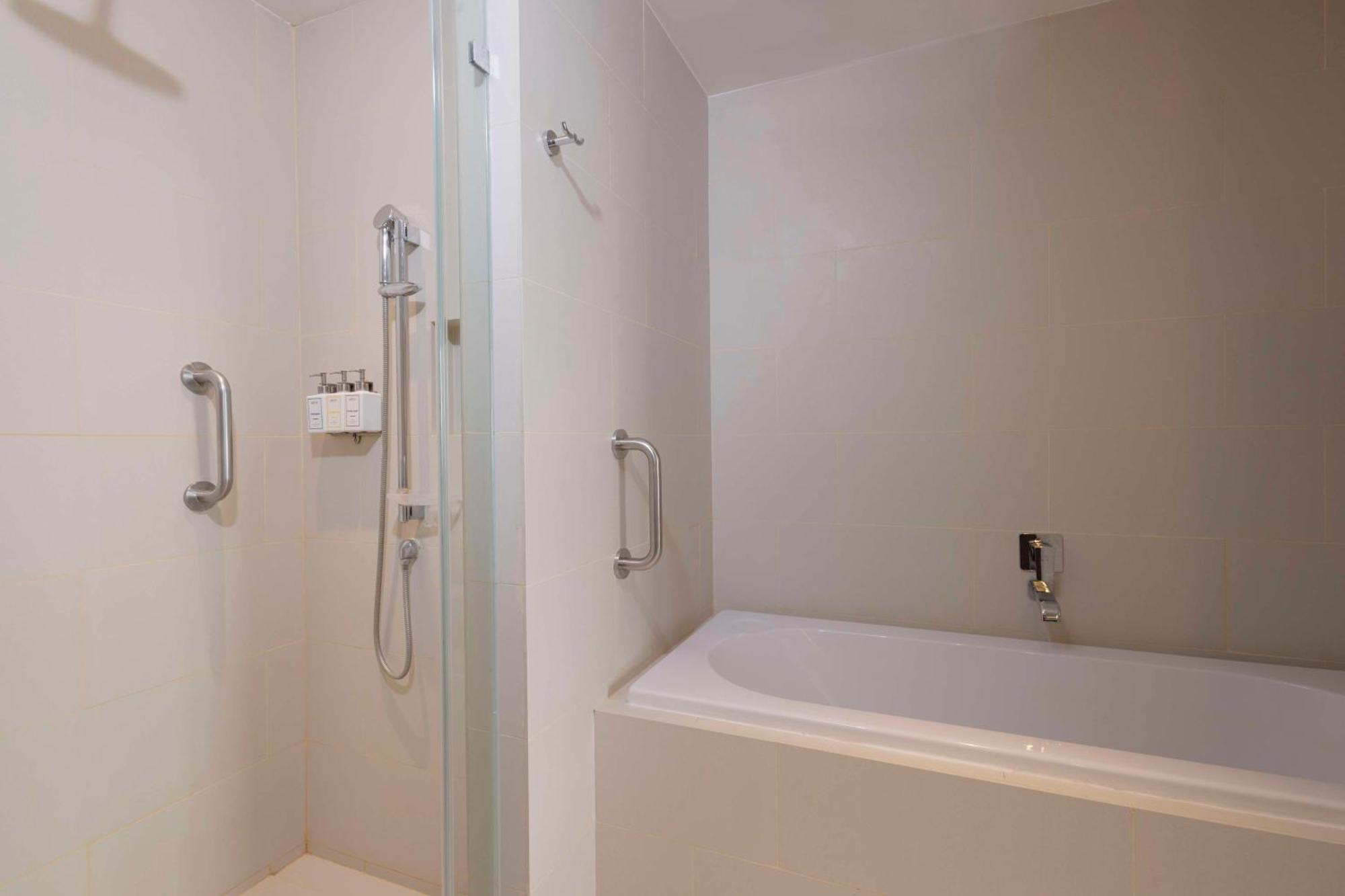 Park Inn By Radisson Iloilo Zewnętrze zdjęcie