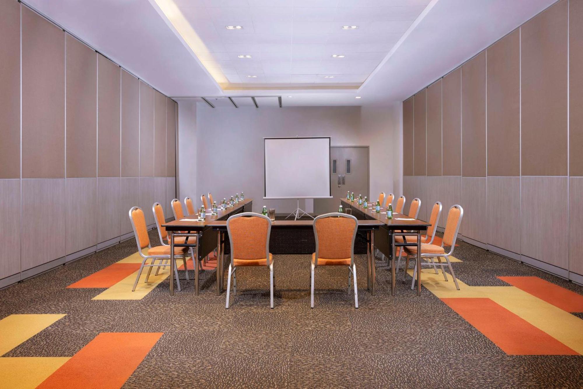 Park Inn By Radisson Iloilo Zewnętrze zdjęcie