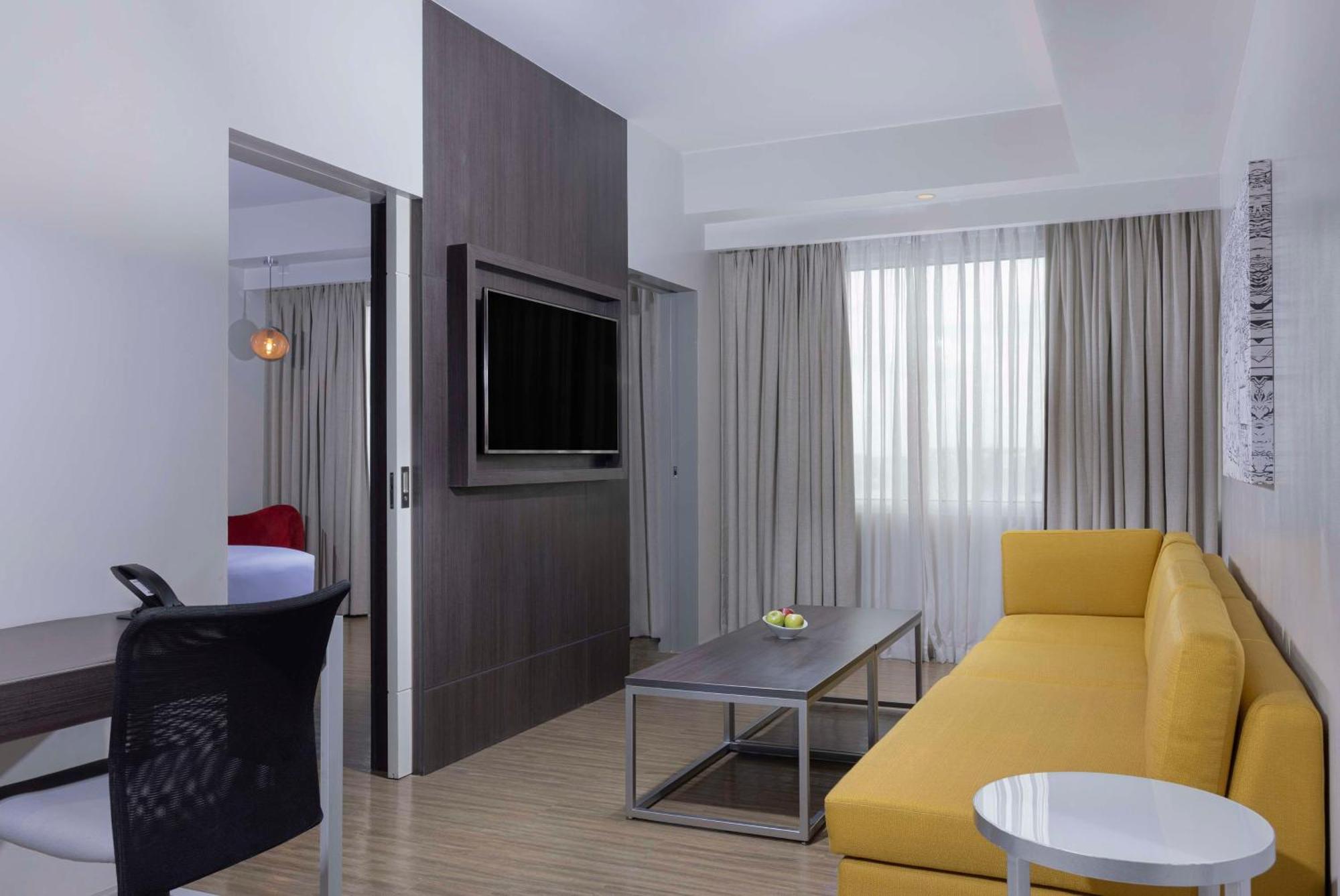 Park Inn By Radisson Iloilo Zewnętrze zdjęcie